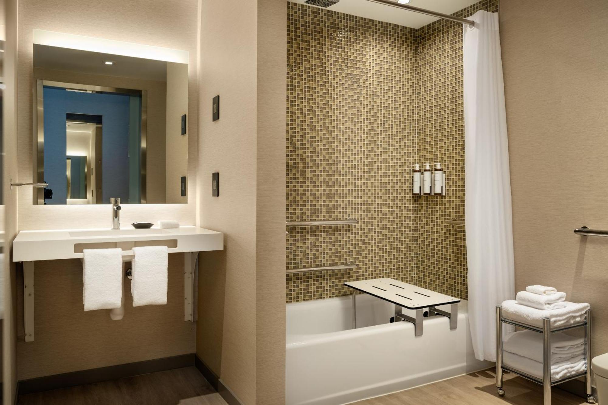 Ac Hotel By Marriott Oakland Downtown Экстерьер фото